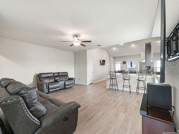 5th image of 6203 willow point