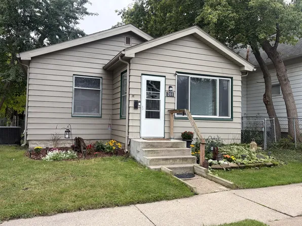 268 Sidney St E, Saint Paul, MN 55107