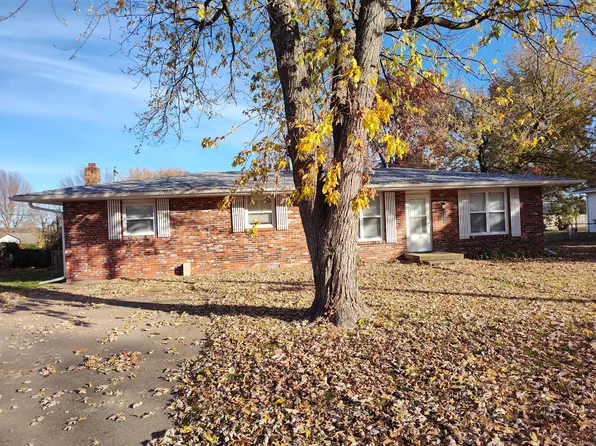 1323 E Division Street, Bolivar, MO 65613