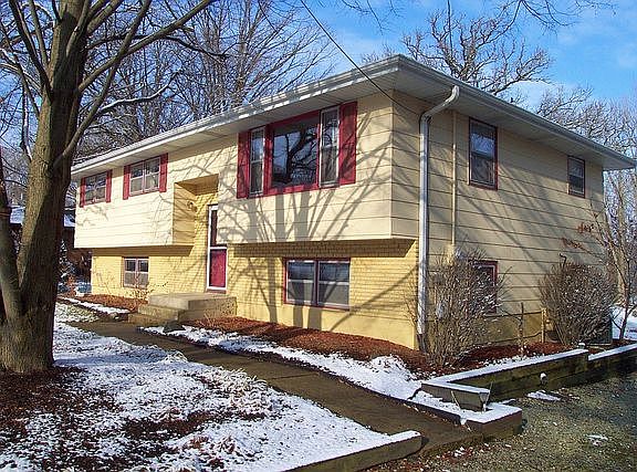 2nd image of 11106 Elmwood Ct
