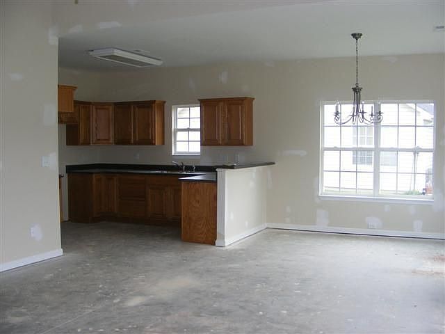 2nd image of 100 Ashwood Ln