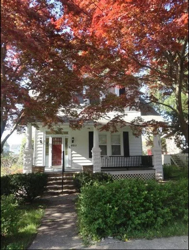 4211 Mary Ave — Photo 1