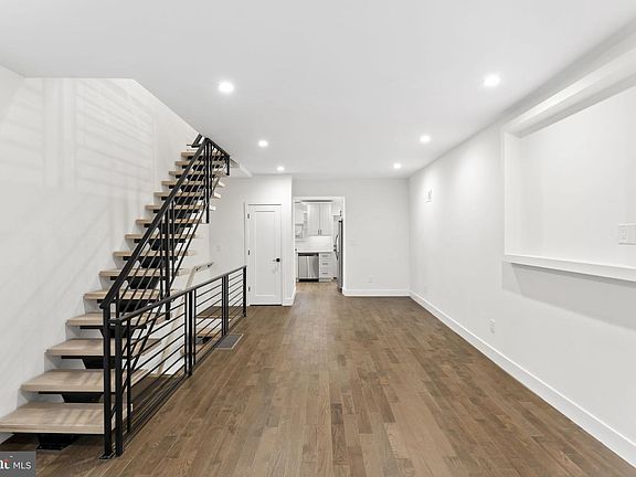 3rd image of 2165 E Firth St