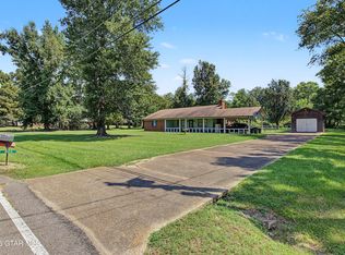 823 Donna Ln, Columbus, MS 39702