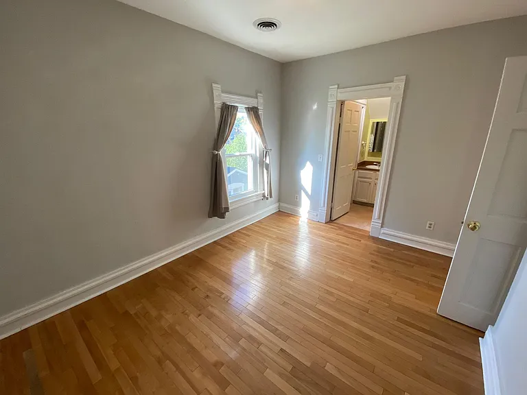 220 W 2nd Ave #2 — Photo 10