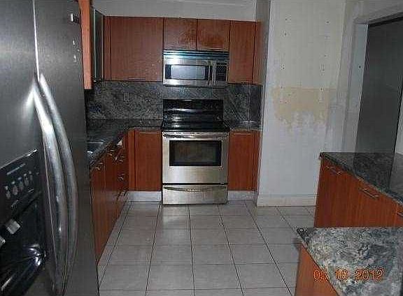 4th image of 11145 NW 27th Pl