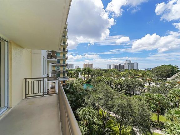 4th image of 800 N Tamiami Trl Unit 401