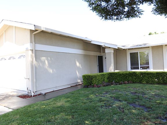 3rd image of 4488 Darwin Dr