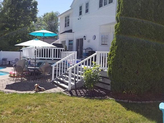 2nd image of 7 Red Rose Cir