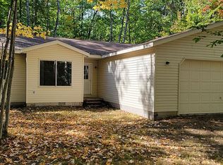 11427 W Hunting Horn Dr, Roscommon, MI 48653