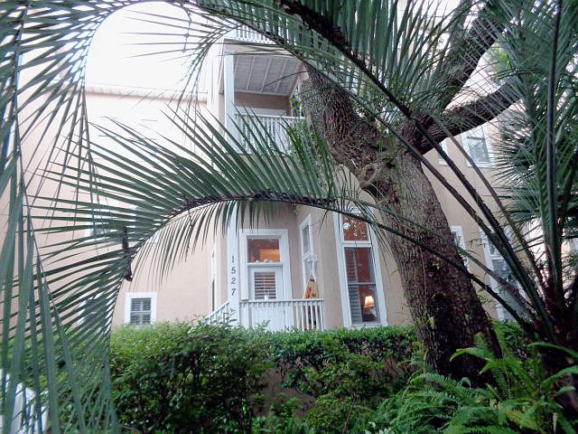 1st image of 1527 Wood Ave