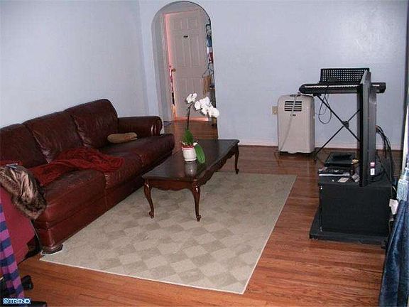 4th image of 501 Evesham Ave
