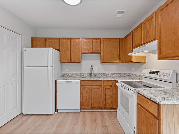 5th image of 39 Heritage Ct