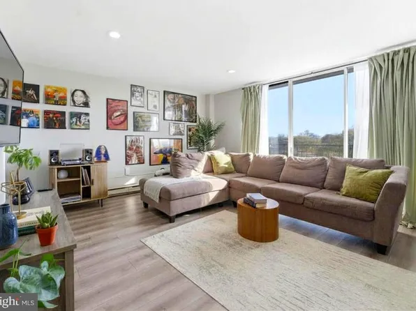 3245 Rio Dr APT 906, Falls Church, VA 22041