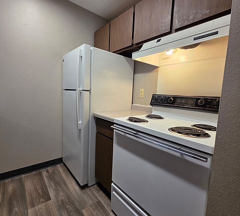 5th image of 1621 7th St N #18