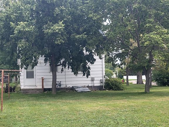 2nd image of 303 4th Ave W