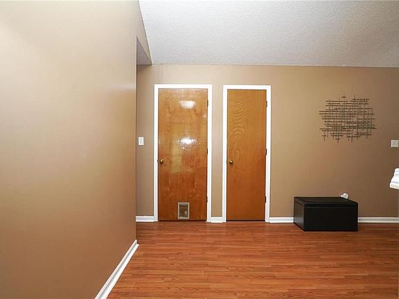4th image of 1937 NE Peters Dr
