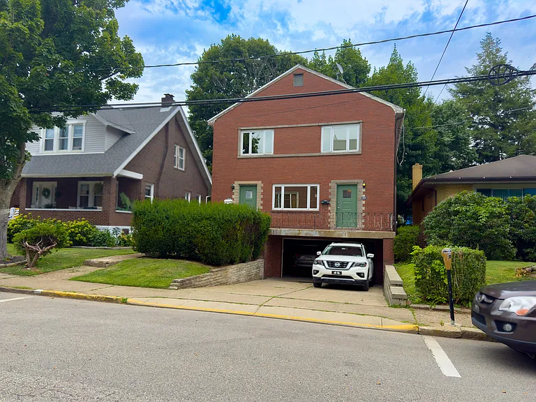 104 Brilliant Ave #A — Photo 2