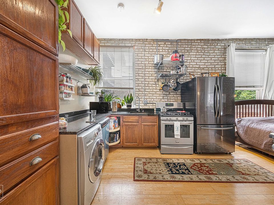 1st image of 2946 N Lincoln Ave #Ch