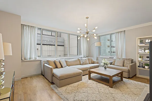 Rented by Compass | media 21