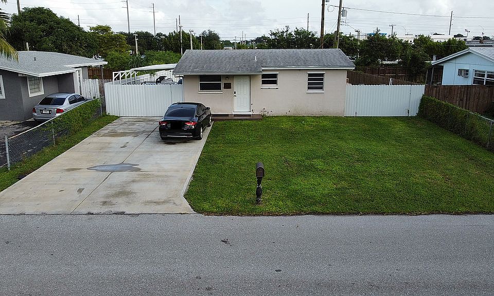 1st image of 2401 N 61st Ave
