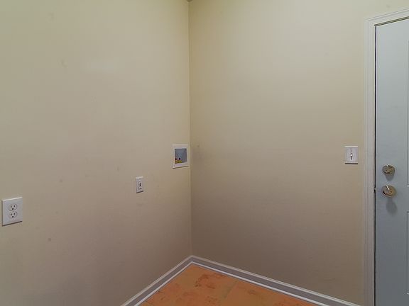 2nd image of 303 Cedar Grove Ln