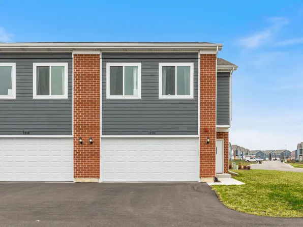 1201 Gillespie Ln, Yorkville, IL 60560