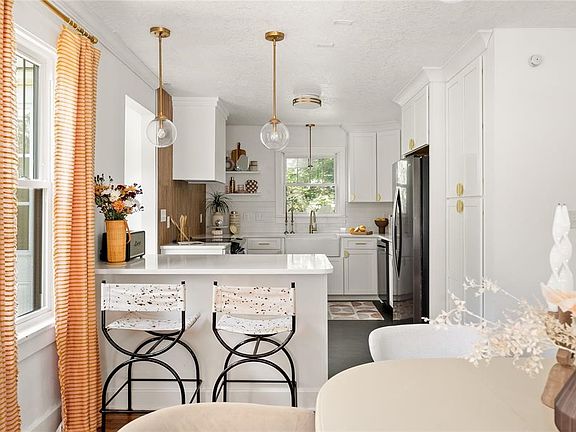 5th image of 1529 41st St