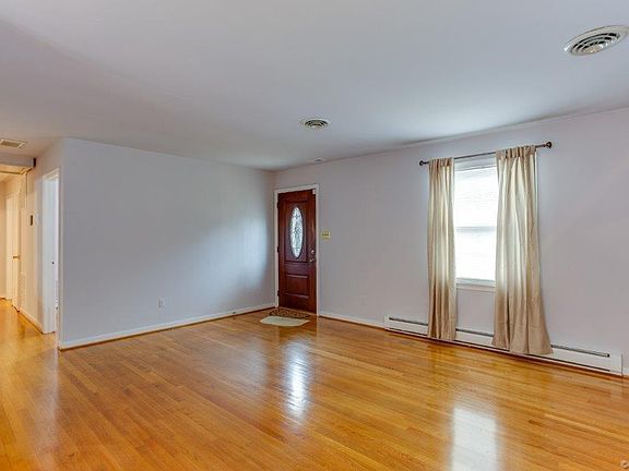 5th image of 509 Vaden Dr
