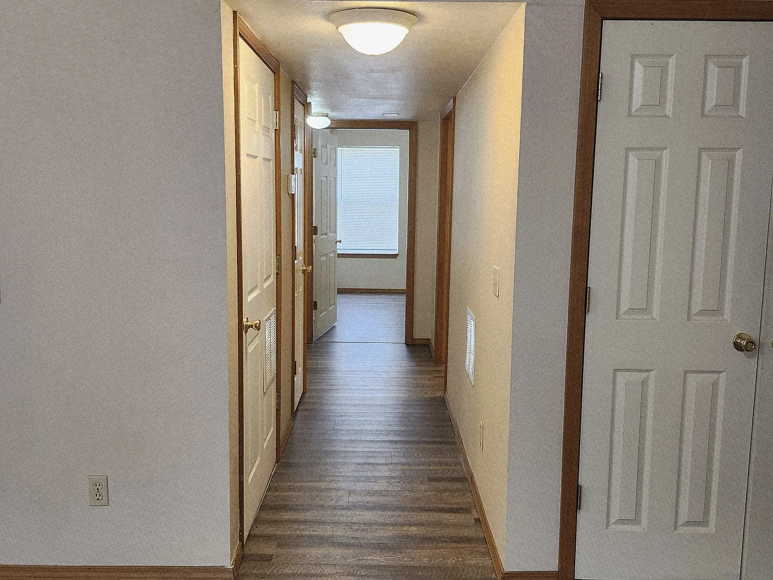 2 bed, 800 sqft, $825 — Photo 3