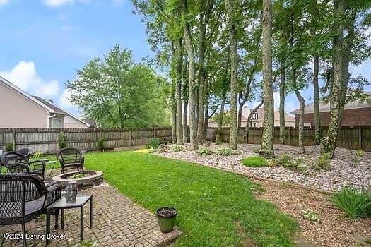 3rd image of 8406 Biggin Hill Ln