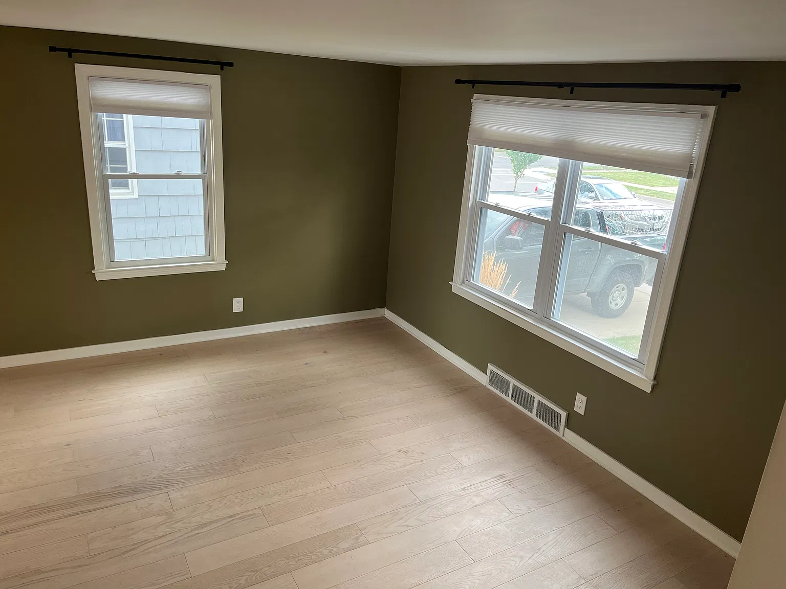 3 bed, 954 sqft, $1,750 — Photo 4