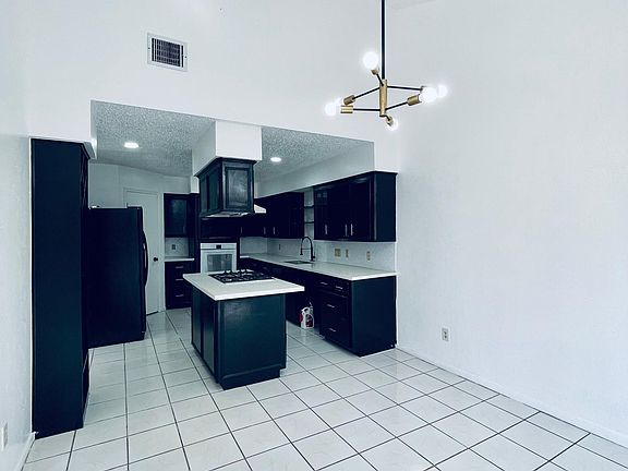 4th image of 4218 Willow Beach Dr