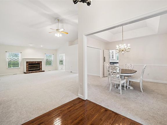 5th image of 9603 Oakmont Woods Ct