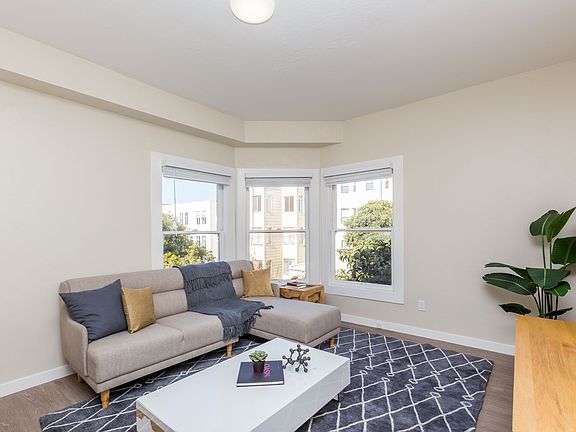 3rd image of 1626 Sacramento St #9