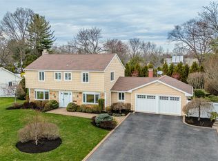 9 Bowen Place, Stony Brook, NY 11790