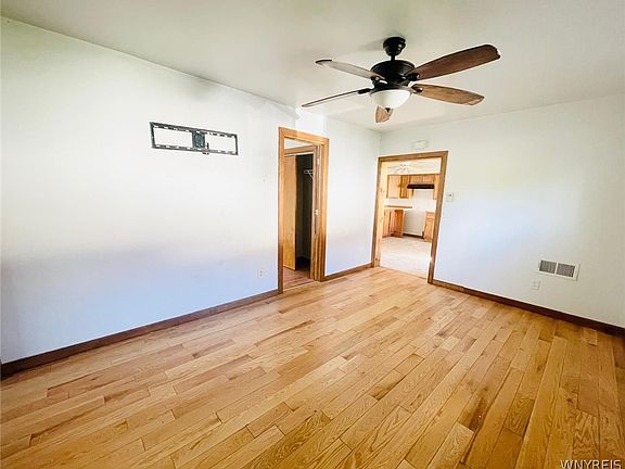 3rd image of 18 Olga Pl