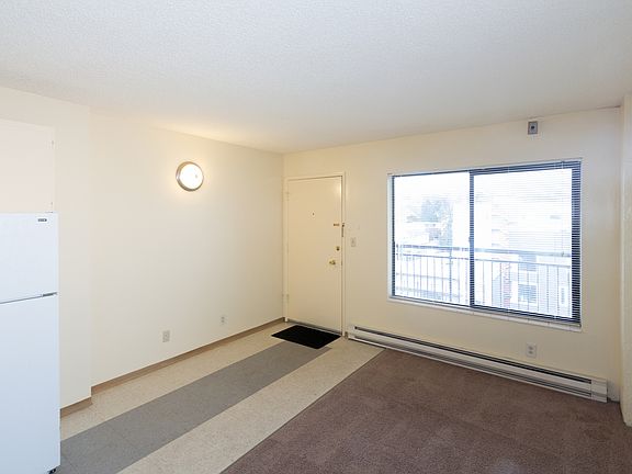 2nd image of 4131 11th Ave NE APT 202