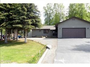 21911 Oberg Rd, Chugiak, AK 99567