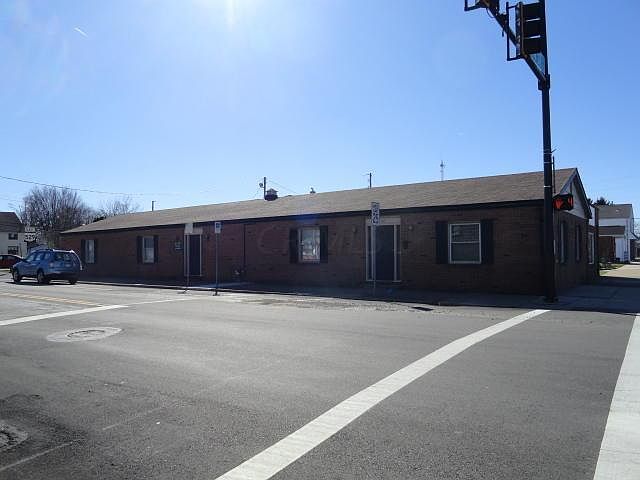 1st image of 107 S Marion St