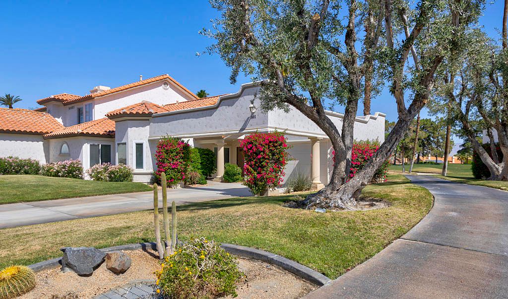 651 Vista Lago Cir N