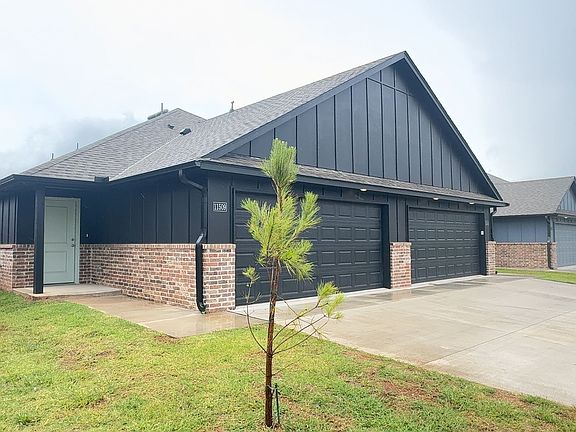 2nd image of 11509 University Dr