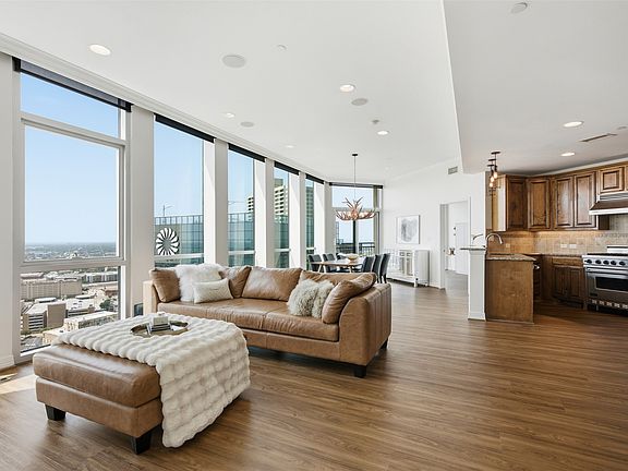 4th image of 500 Throckmorton St APT 3010