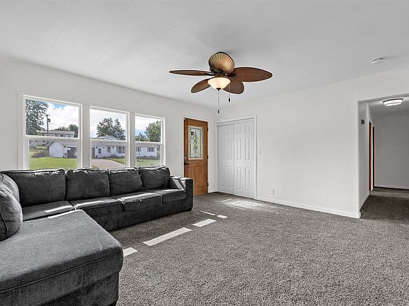 3rd image of 1524 Rainbow Dr