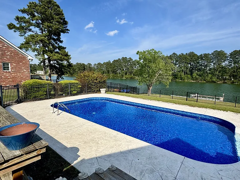 513 Alexis Dr — Photo 19