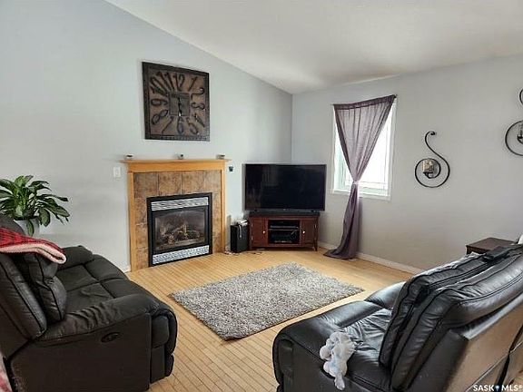 5th image of 88 Cedar St