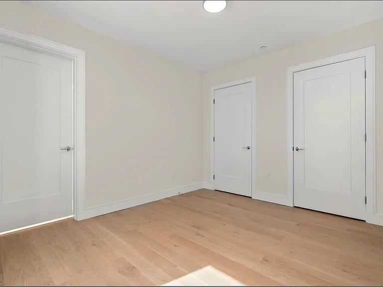 301 Border St #303 — Photo 11