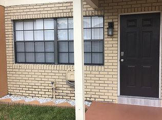 10620 NW 1st St, Pembroke Pines, FL 33026