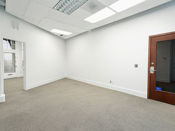 4th image of 711 Court A #103