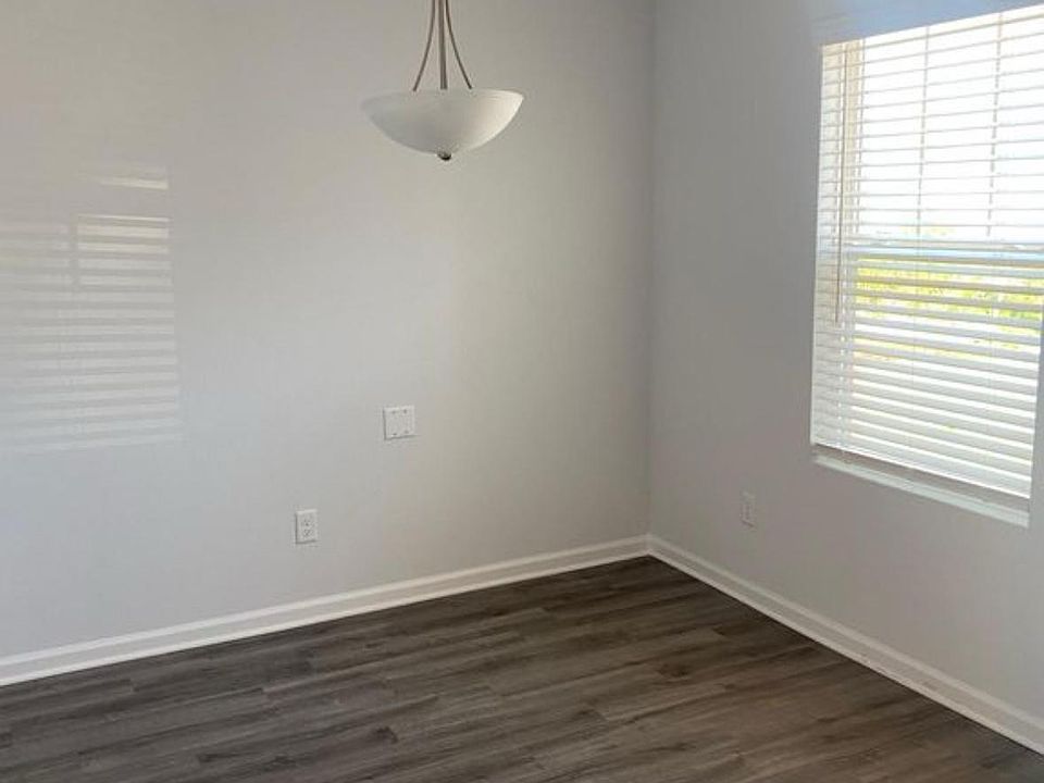 2nd image of 2403 Lamee Ave